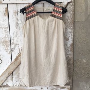 Solitaire sleeveless embroidered Tunic size large